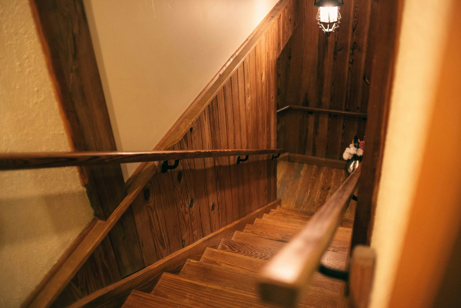 Holztreppe in einem Wohnhaus