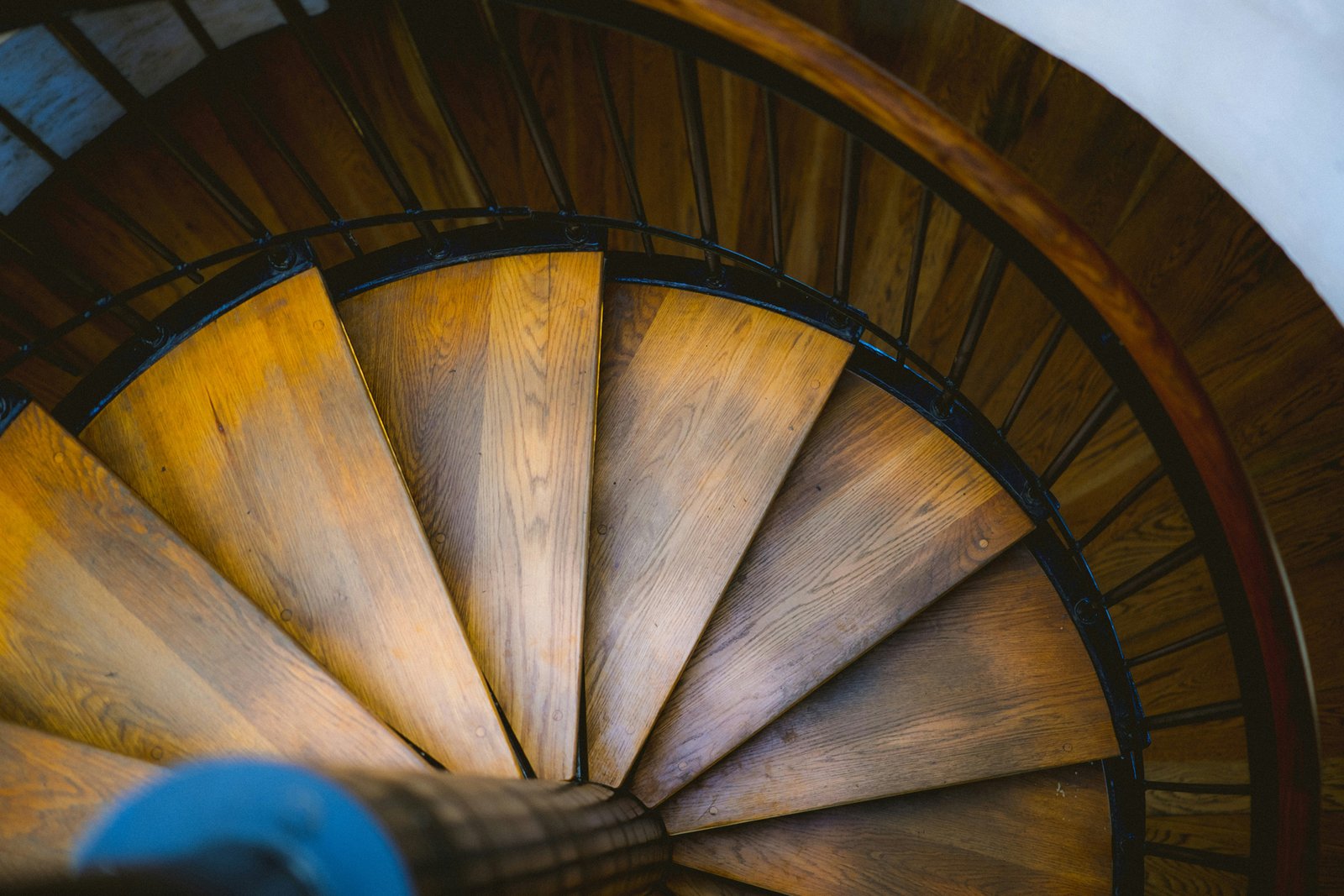 Holztreppe in einem Wohnhaus